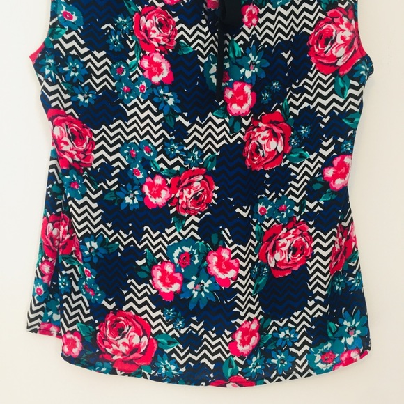 CANDIE’S Sleeveless Pink Floral Blouse Chevron Top Size XL - Picture 6 of 10
